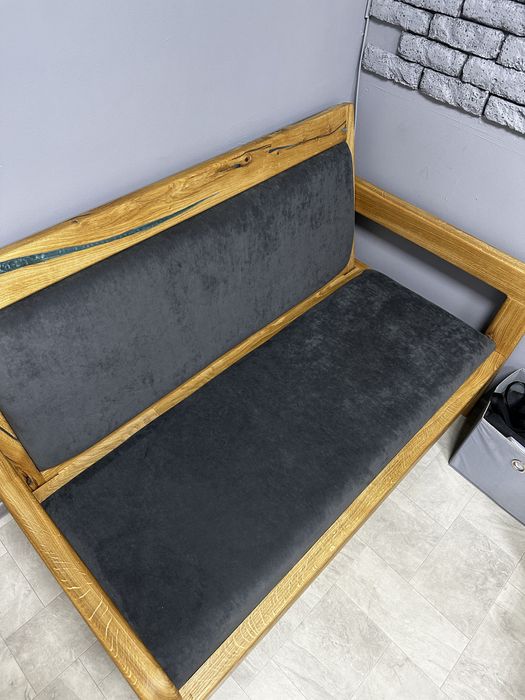 Продам диван з натурального дуба з вкрапленням епоксидної смоли