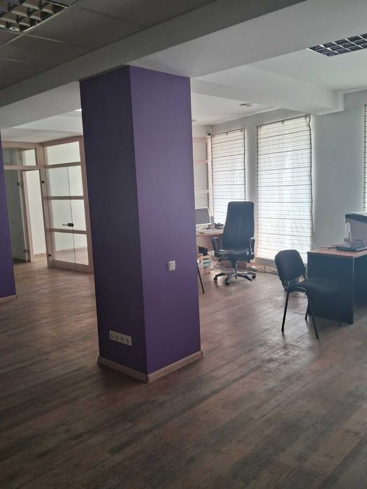 офис в центре с землей