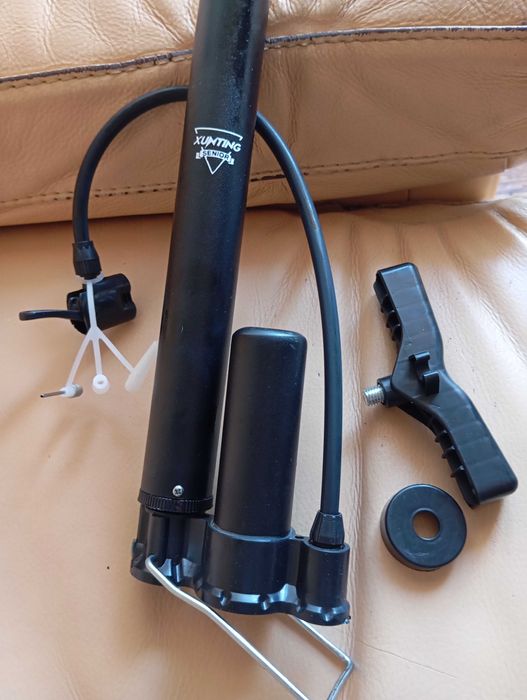 Bomba de ar com três saídas de ar