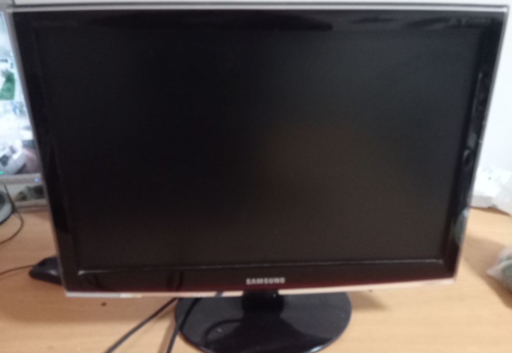 Продам монитор Самсунг 22 дюйма