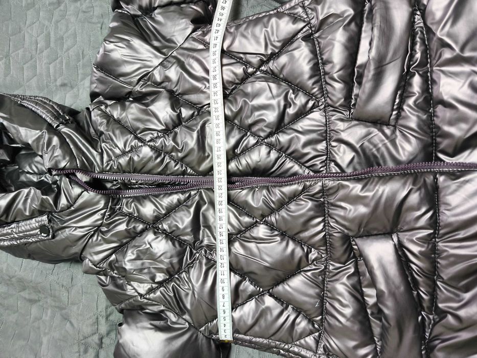 Продам зимову куртку для дівчинки років 10