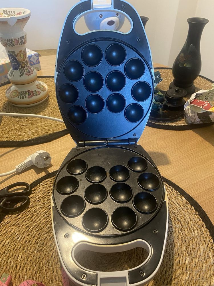 Urządzenie do wypieku mini ciasteczek na patyku / cake pop maker