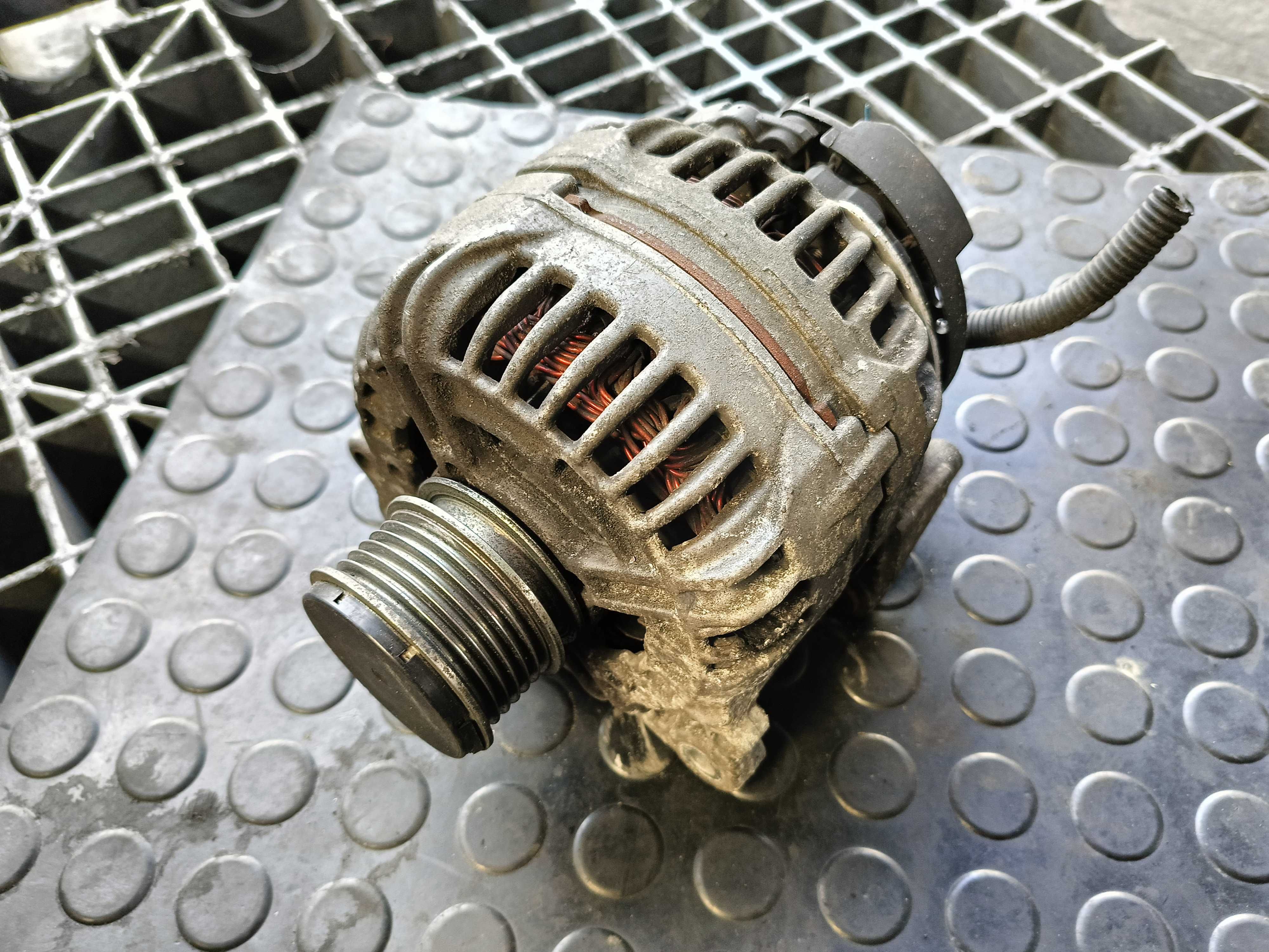 Alternator VW Audi Seat Skoda 2.0 TDI 06F903023J bosch 140A