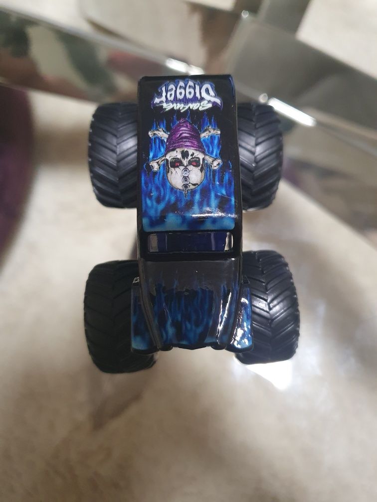 HOT WHEELS - 1 Monster Truck