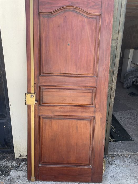 Porta exterior de madeira maciça