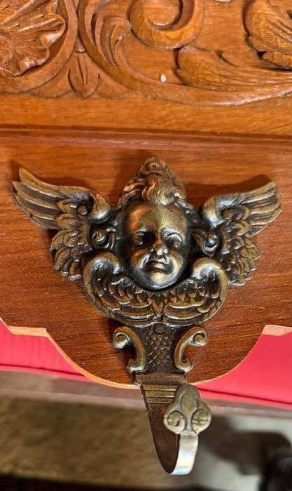 Stylowy przepiękny drewniany wieszak dl.138cm.