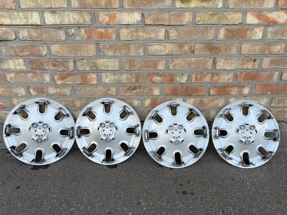 Ковпаки Audi R15 оригінал