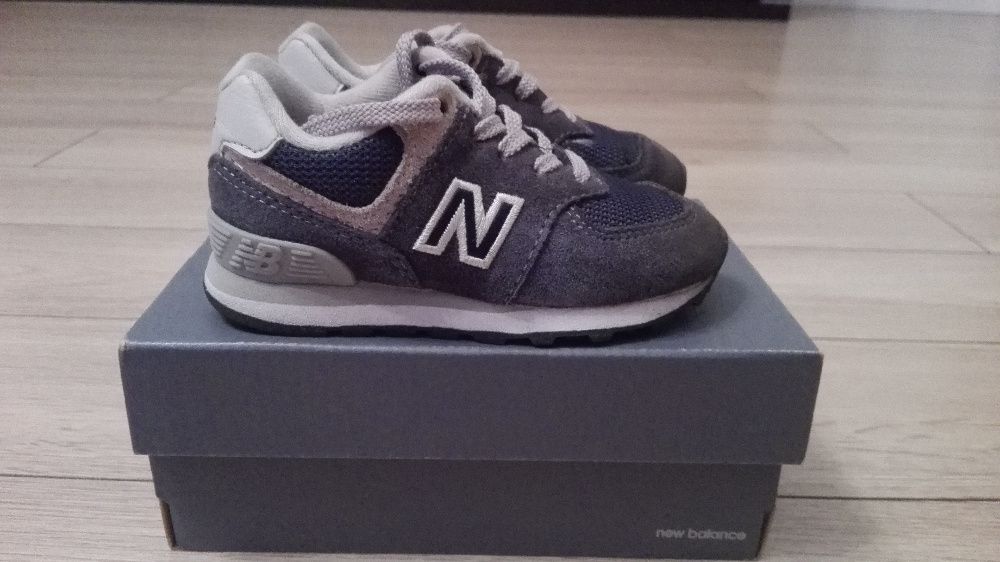 Buty dziecięce, NEW BALANCE, r. 22.