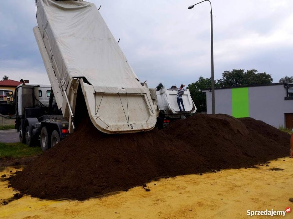 Ziemia ogrodowa siana hummus pod trawnik