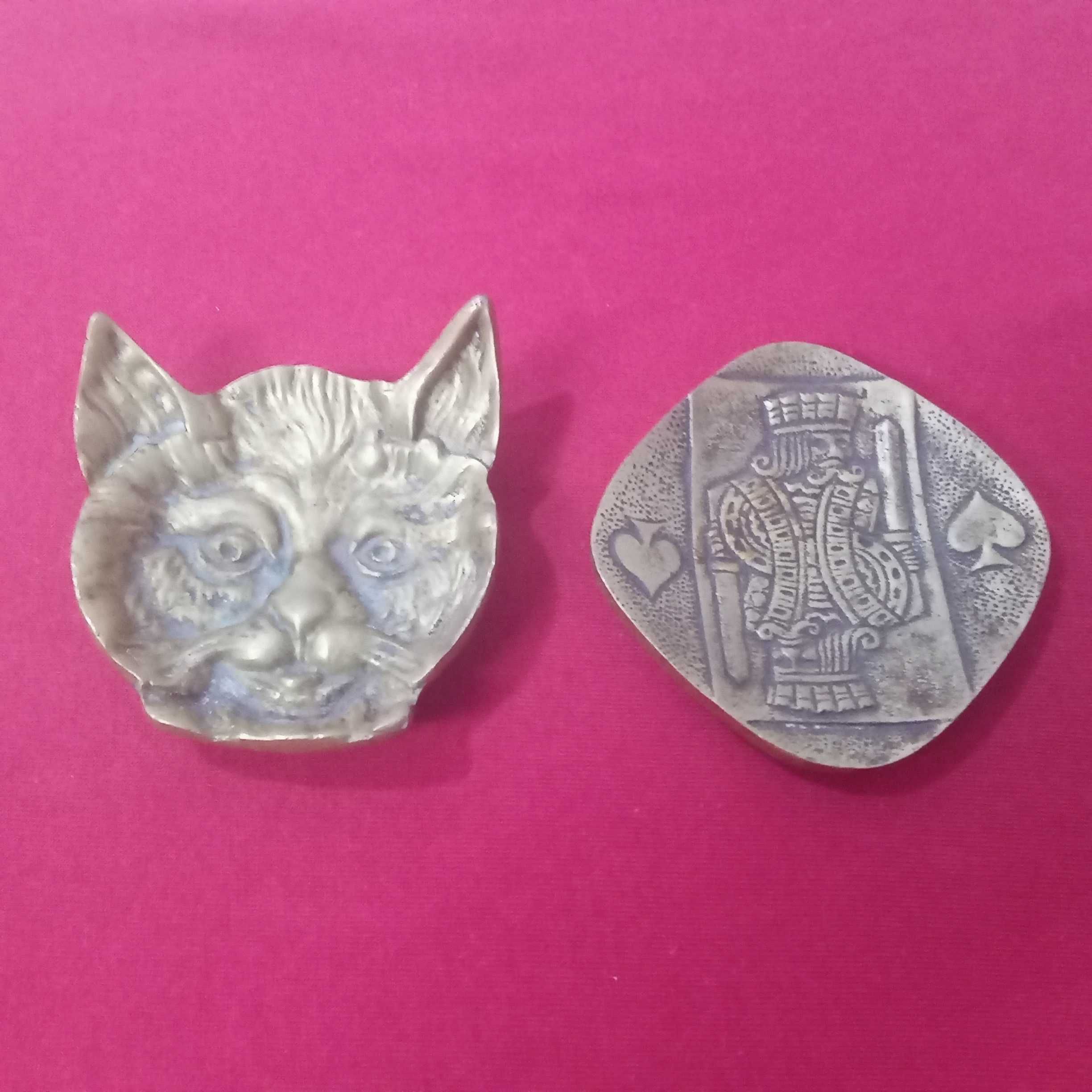 Artigos em Metal (Bronze)  - Gato e Rei de Copas