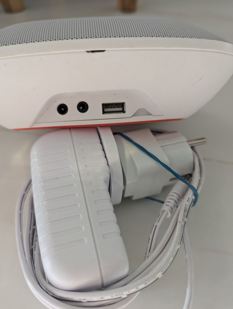 JBL On Beat Mini портативна док-станція