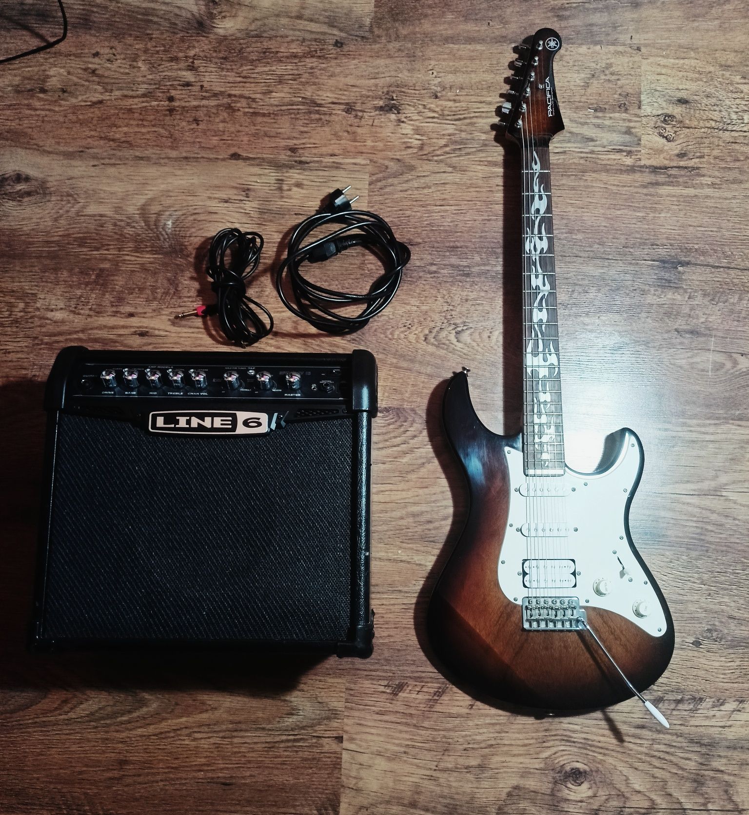 Gitara elektryczna Yamaha + wzmacniacz Line 6