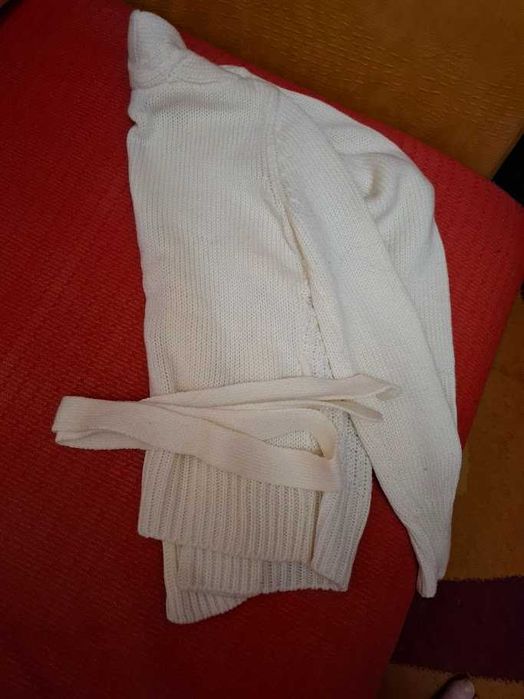 В'язана кофта з пояском