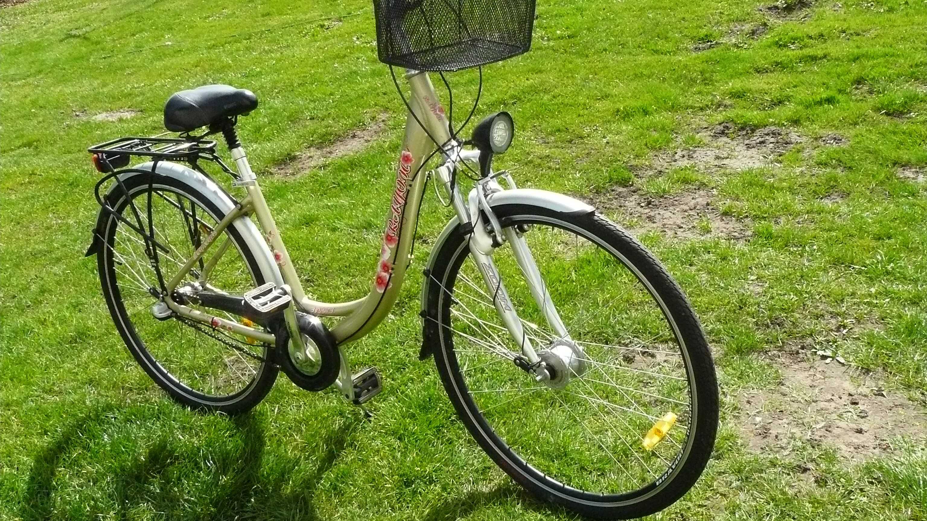 rower miejski ,damka  , koła 28 cali , rama aluminiowa, niski