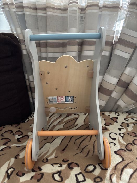 Дитячі ходунки на колесах Viga Toys PolarB з бізібордом