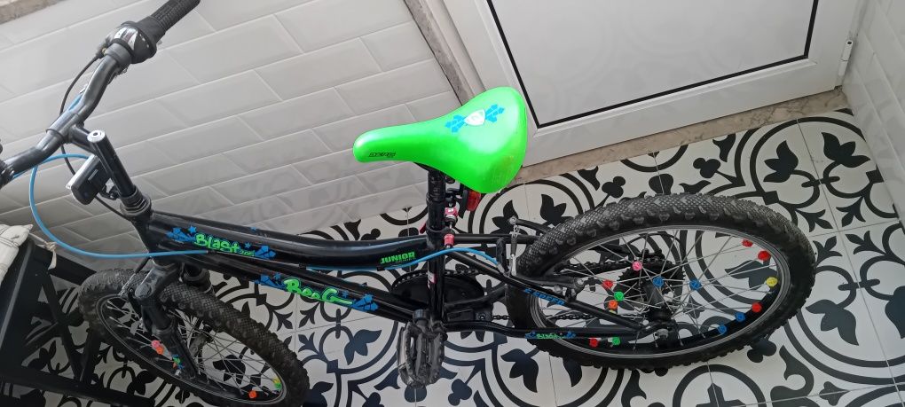 Bicicleta crianca 6-9 anos 20'' Berg Blast 205
Novos camaras de ar e