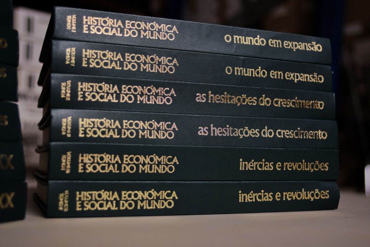 História económica e social do mundo - Pierre Léon - 12 volumes, novos