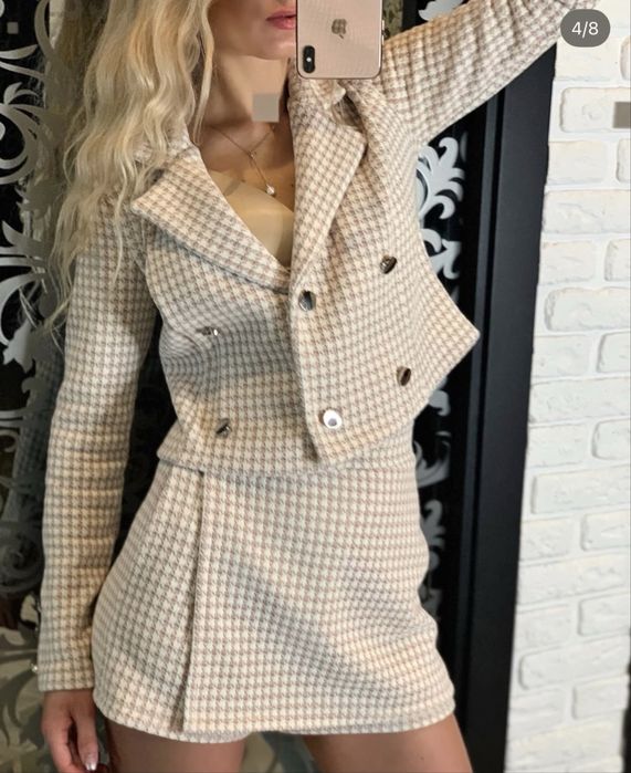 Продаю костюм твідовий