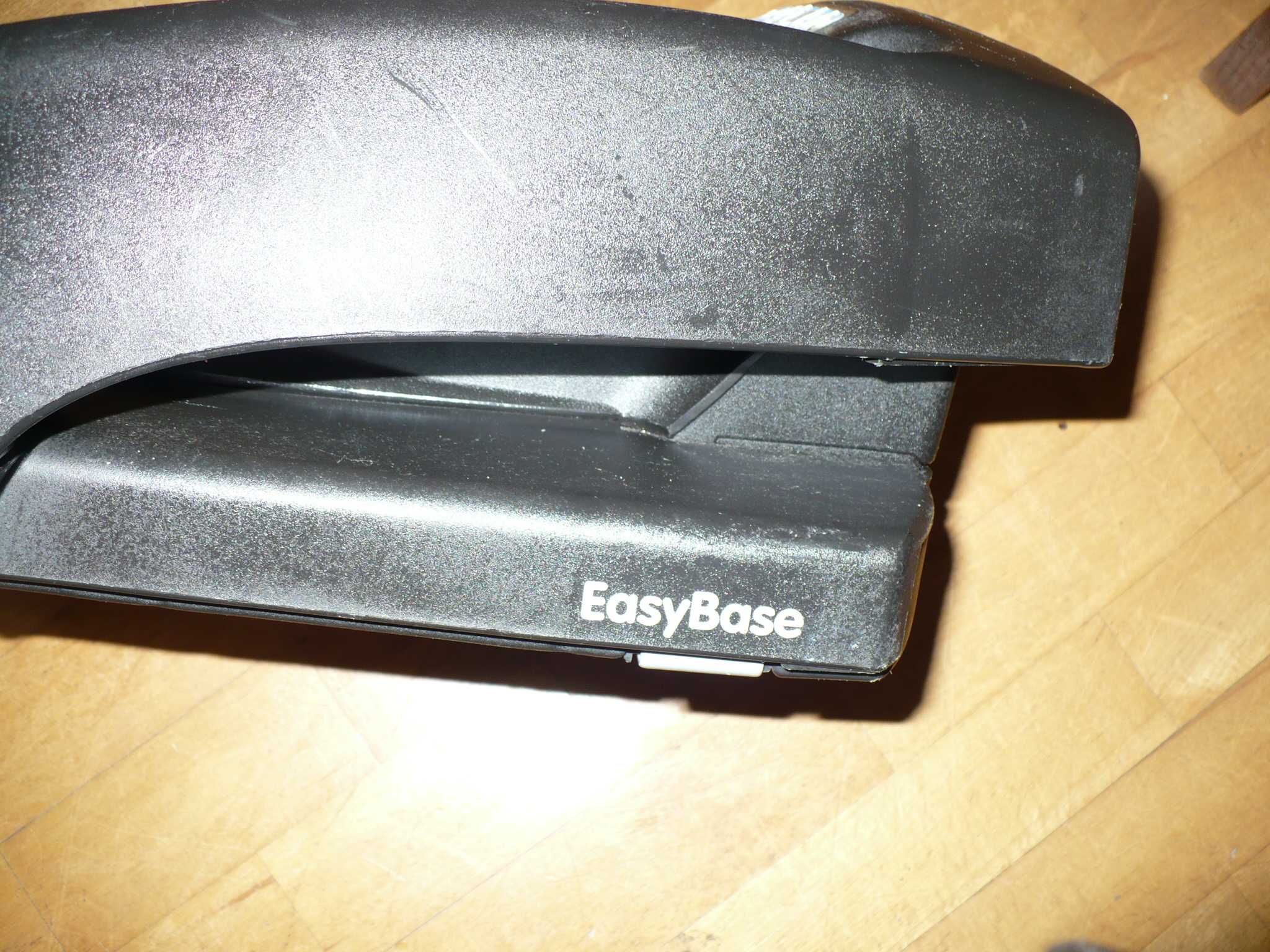 Maxi Cosi Easy Base na pasy i isofix mam 2 sztuki podana cena za 1 szt