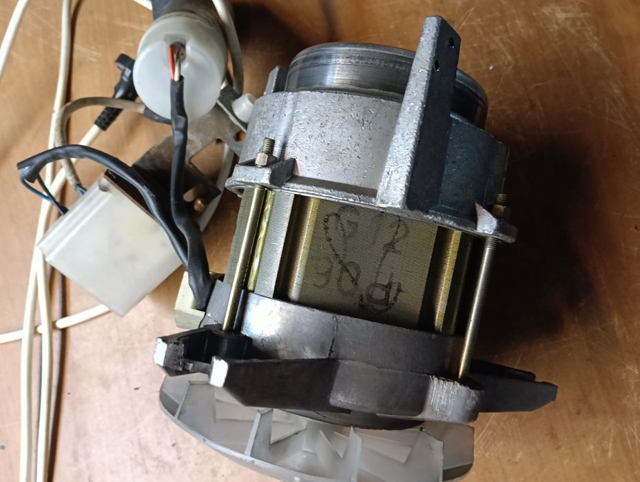 Silnik od wirówki Światowid.