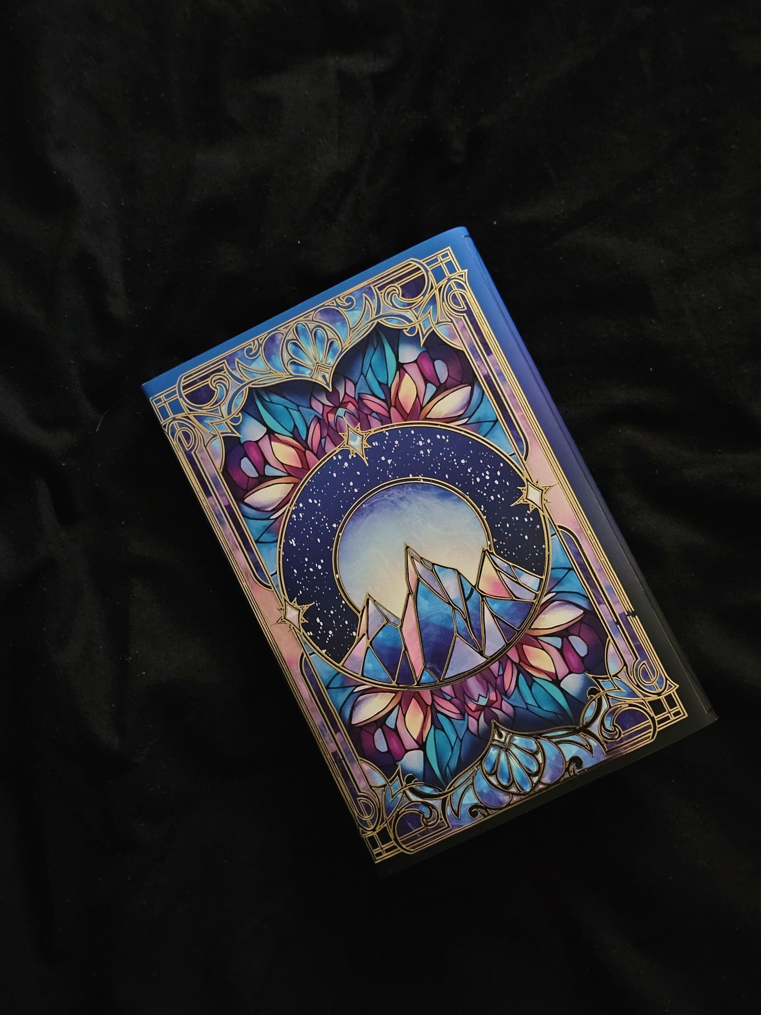 Okładka na książkę A Court of Frost and Starlight by Sarah J. Maas