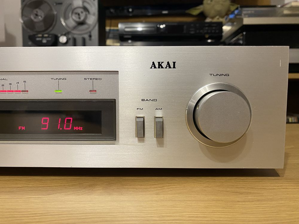 Tuner radiowy Akai AT-K33