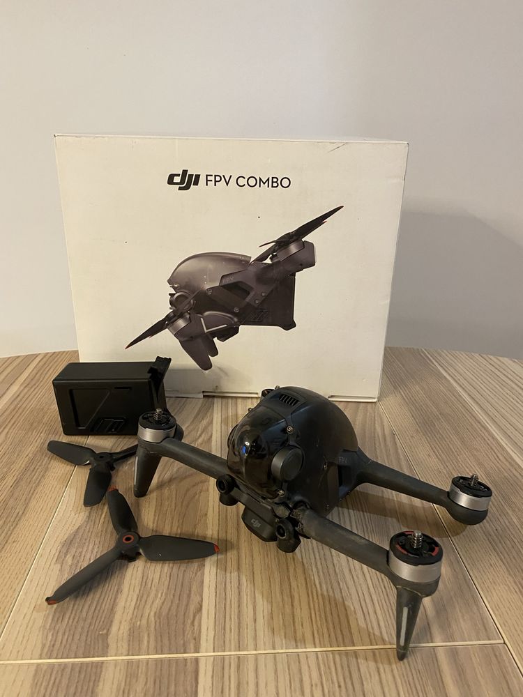 Dron DJI fpv combo