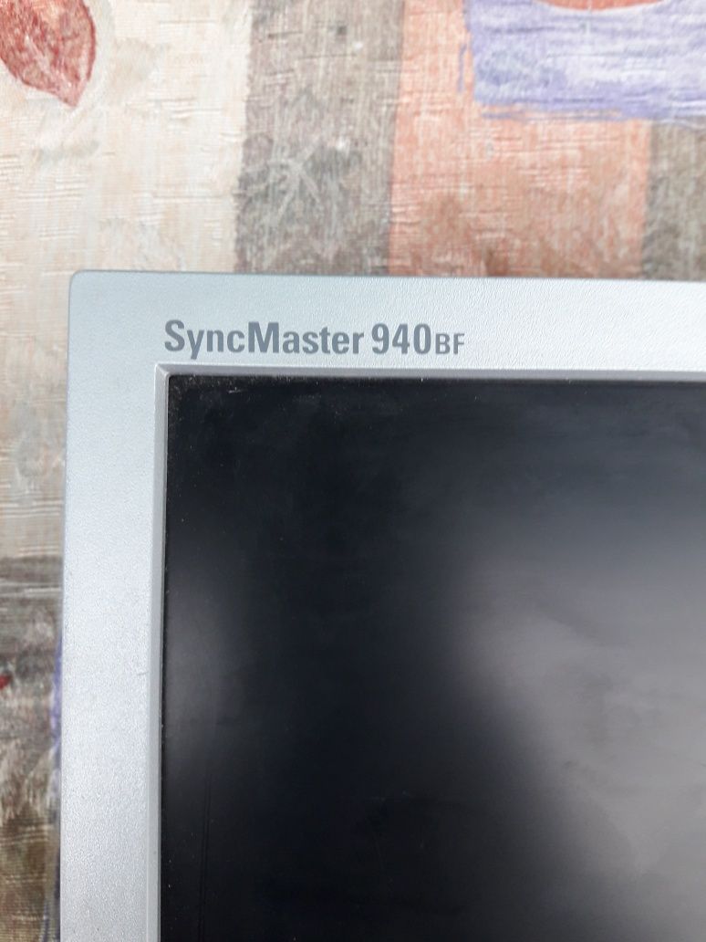 Монитор Samsung SyncMaster 940BF