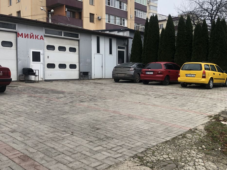 Стоянка для авто ,автопаркінг