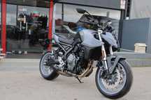 Suzuki GSX-8S, desconto 800€, eleita a melhor naked do ano 2024