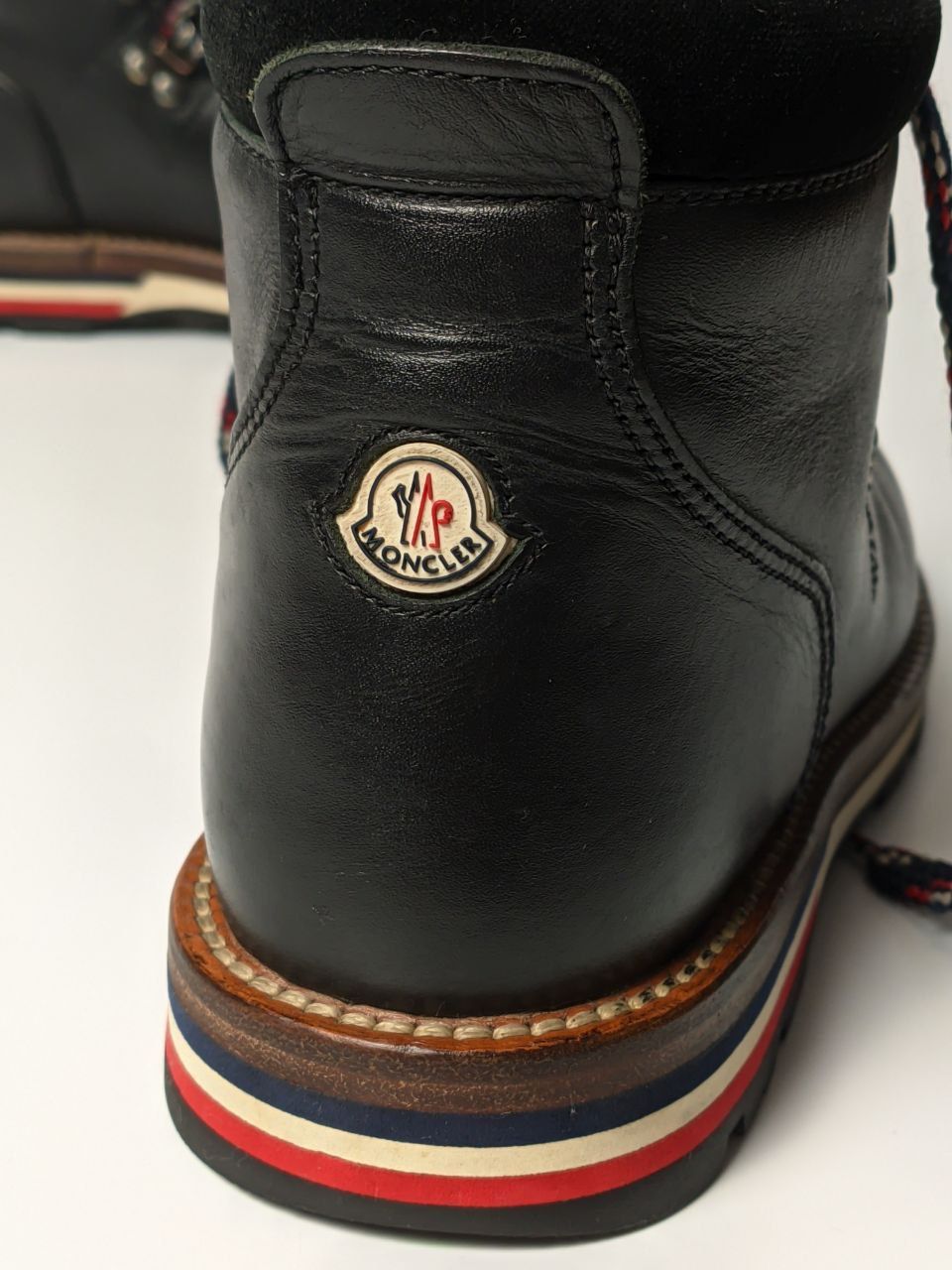 Moncler Blanche Ankle Hiking Boots
4500 грн