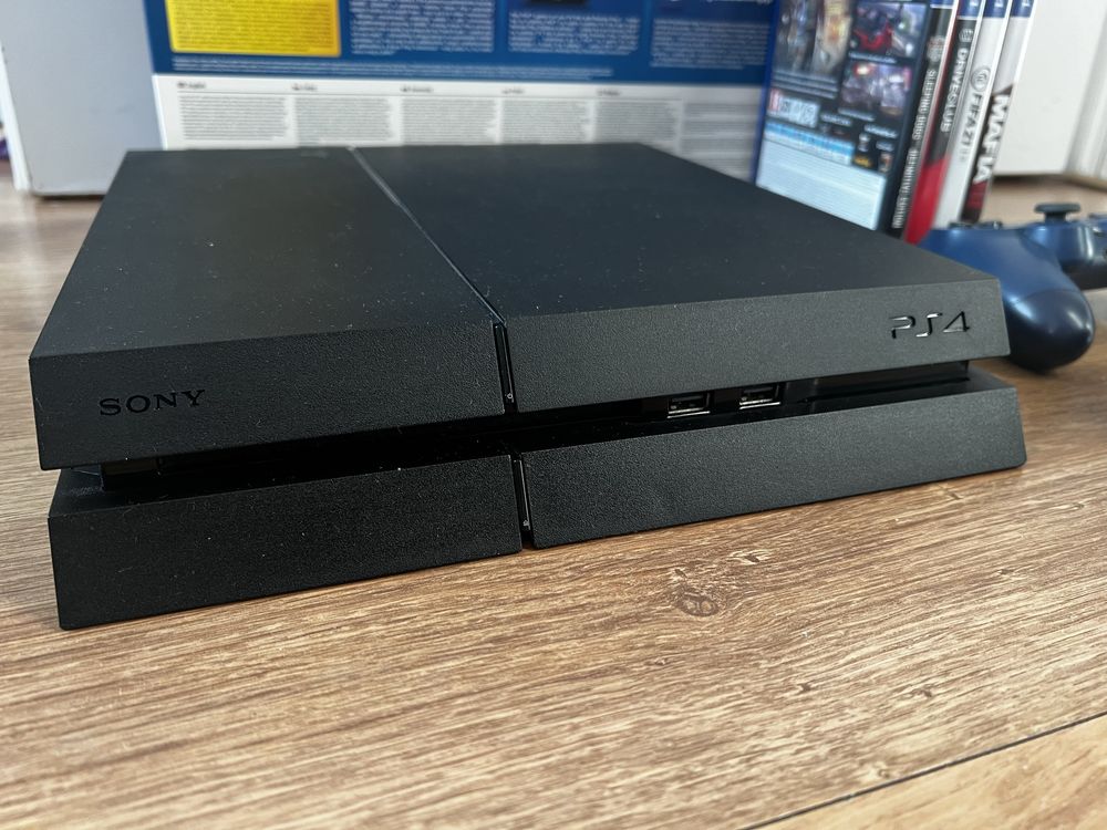 PlayStation 4 / PS4 / 1TB / Dwa Dualshock / Gry