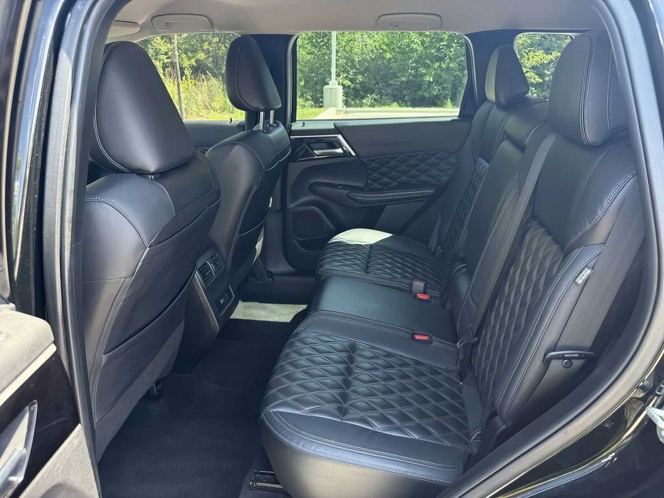 Mitsubishi Outlander      2022