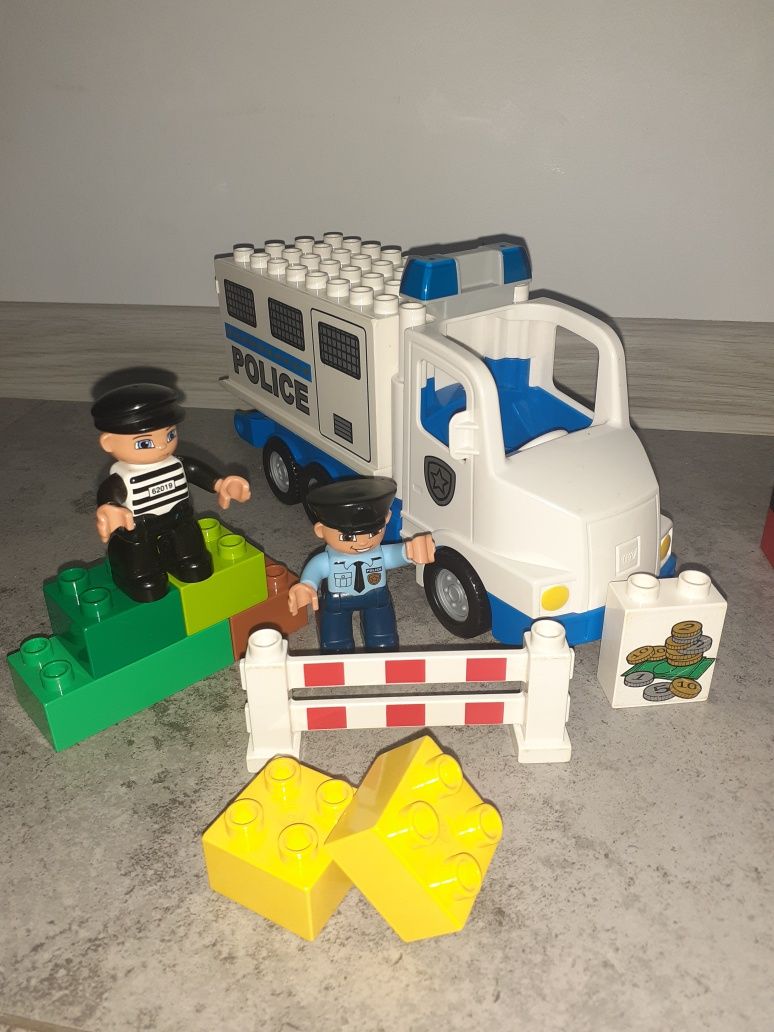 Lego Duplo 5680 POLICJA wóz policyny plus 5679 policjant na motorze