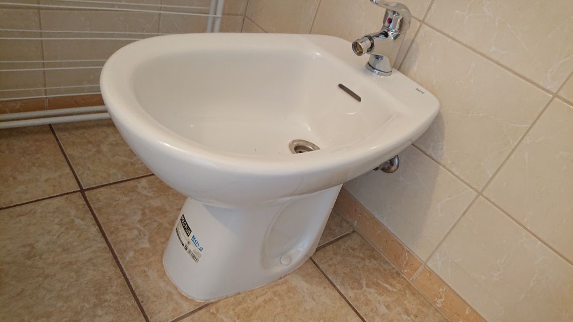 Sprzedam umywalkę ROCA z baterią oraz bidet