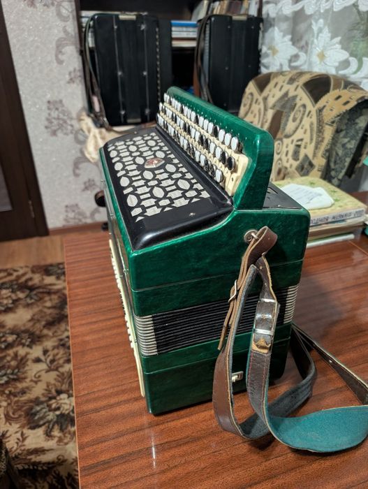 Баян Етюд 205м (в ідеальному стані, фактично новий)