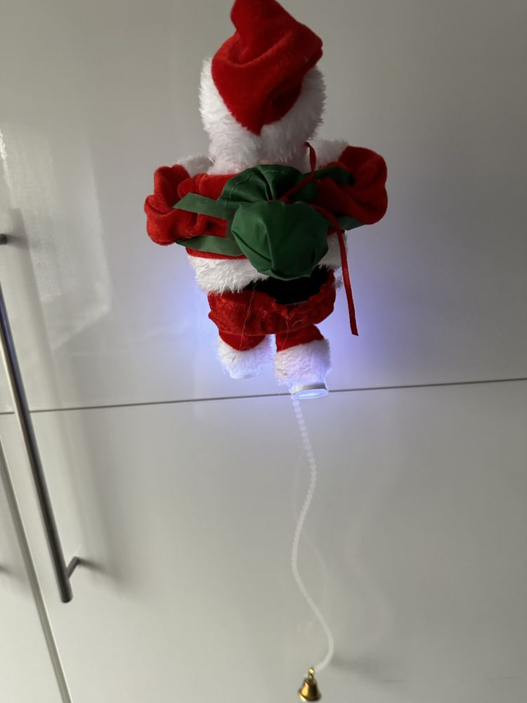 Mikołaj na baterie z muzyczką