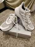 Tênis adidas NR 42
