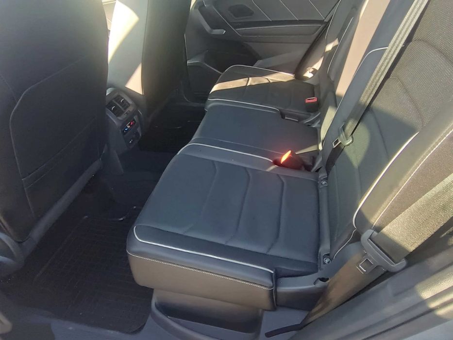 Volkswagen Tiguan      2022