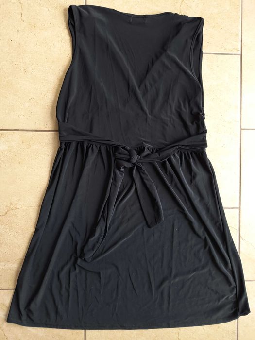 czarna sukienka z koralikami rozmiar 14