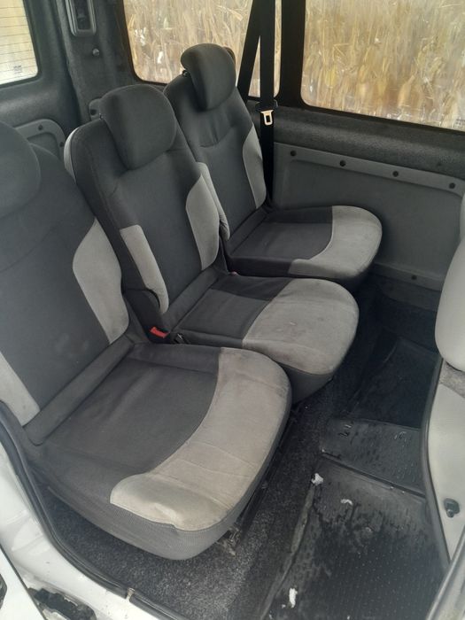 Продам машину Renault Kangoo