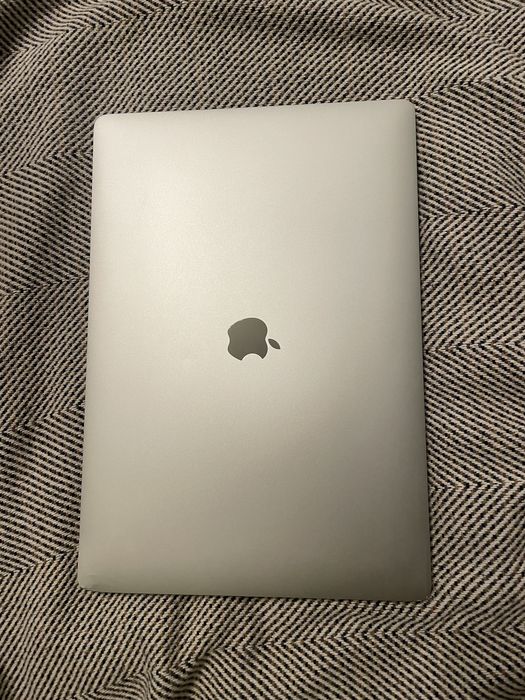 Macbook Pro 2019 / 16GB