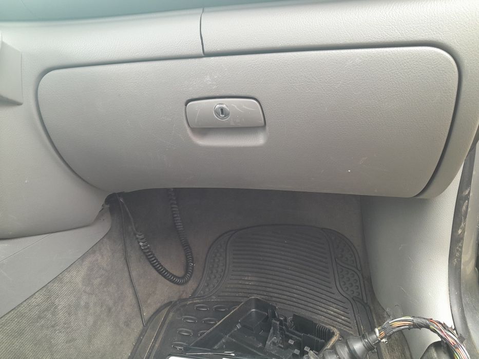 Schowek siwym od pasażera  passat b5 fl