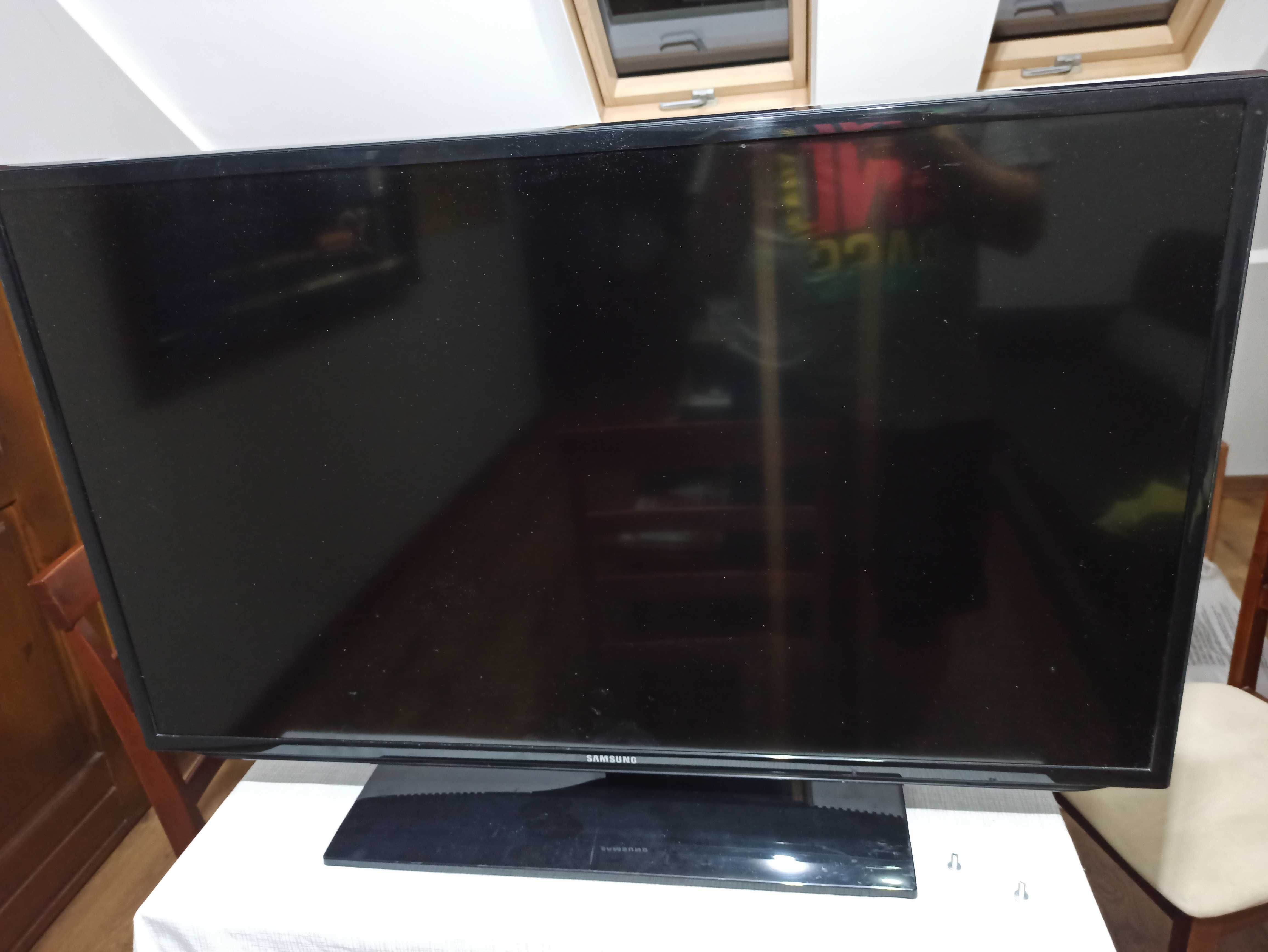 Telewizor Samsung 40" UE40EH5300W uszkodzony