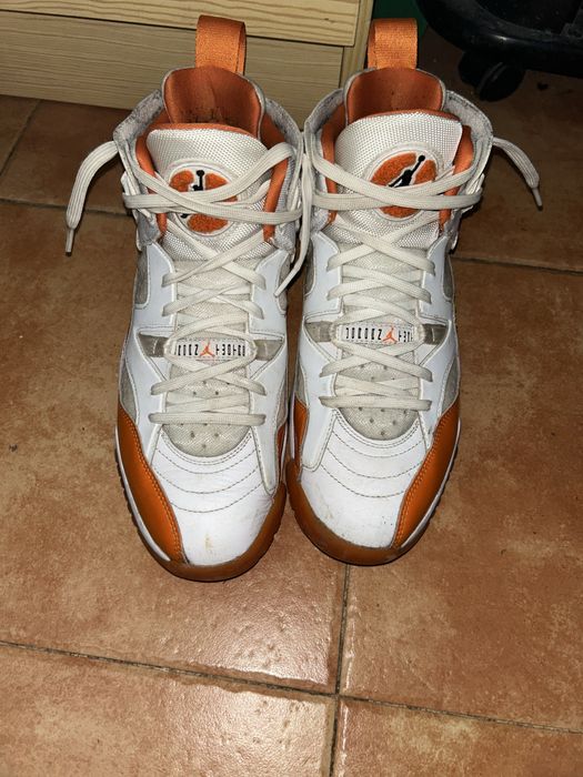 Jordan Two Trey Laranja n42,5