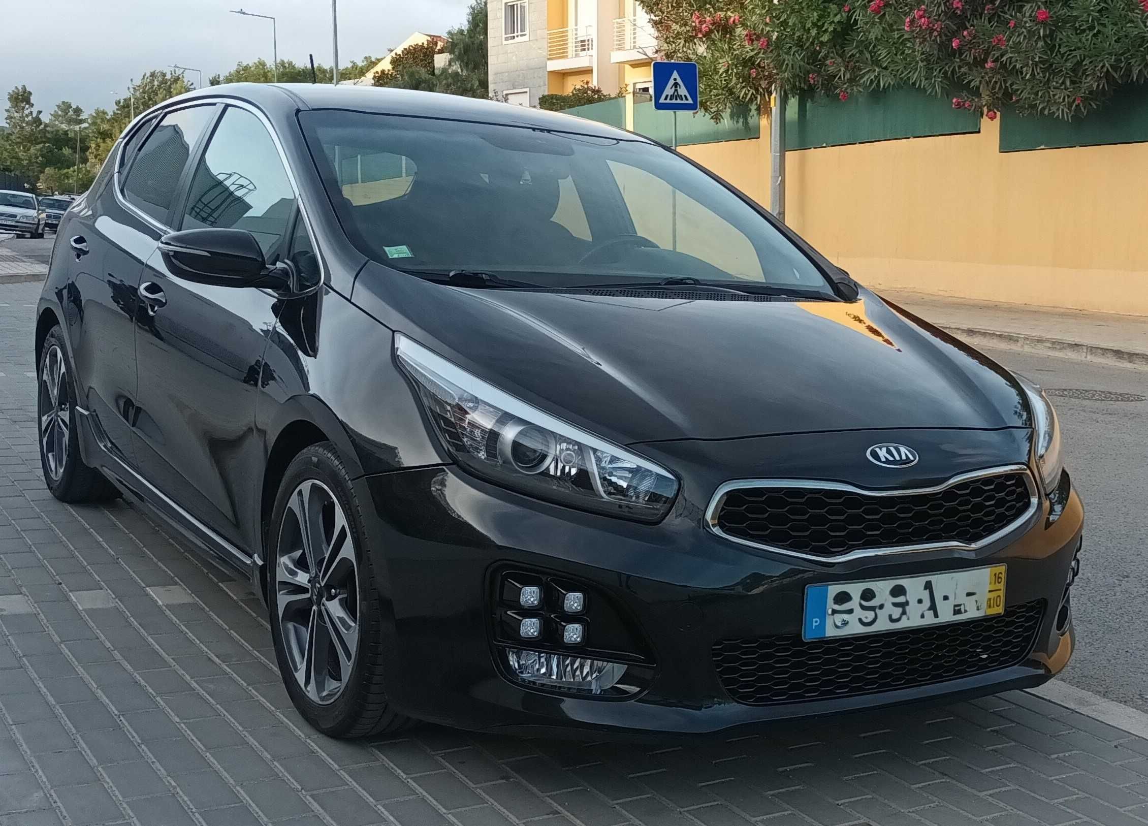 Kia Ceed GT LIne 1.0 T GDI, gasolina, 2016, excelente estado.89.300 Km