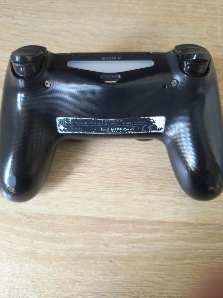 Pad do ps4 sprawny