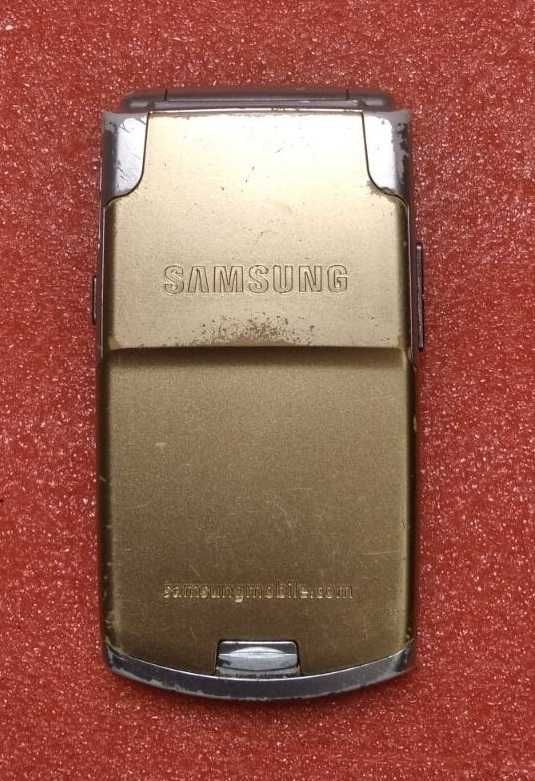 Мобильный телефон Samsung