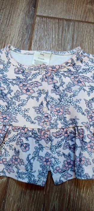 Kaftanik bluza na napy dla dziewczynki  kwiaty 56/62 Laura Ashley