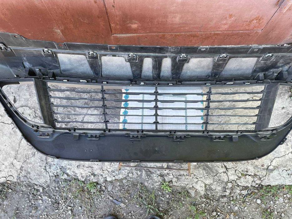 Губа юбка накладка переднего бампера в сборе на BMW X1 f48 2015-2019